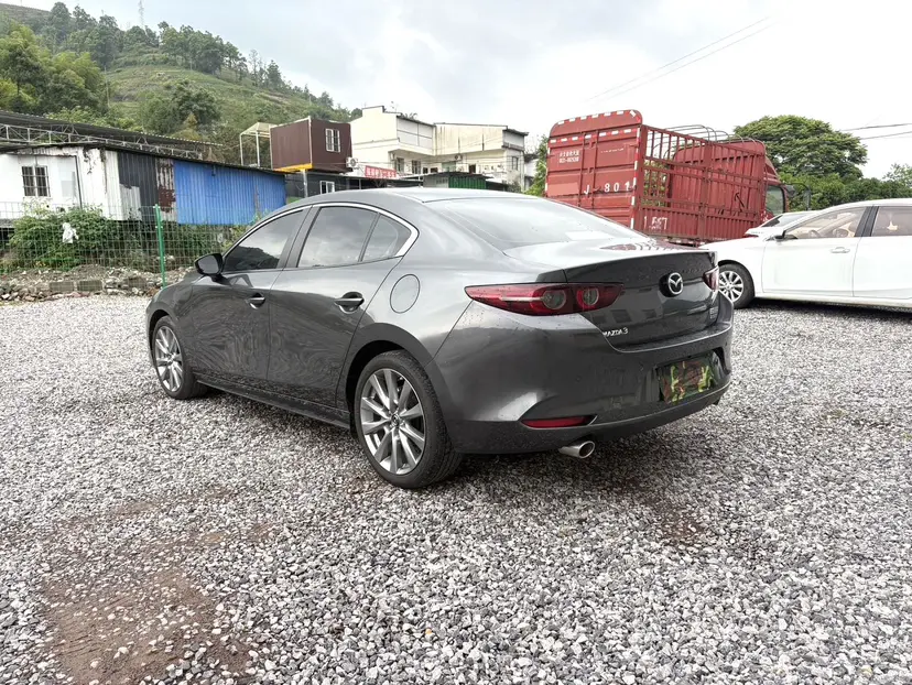Mazda Axela