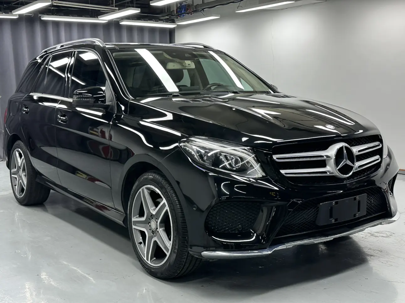Mercedes-Benz GLE (Imported)