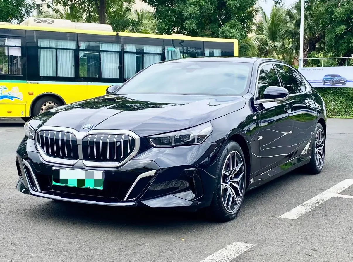 BMW i5