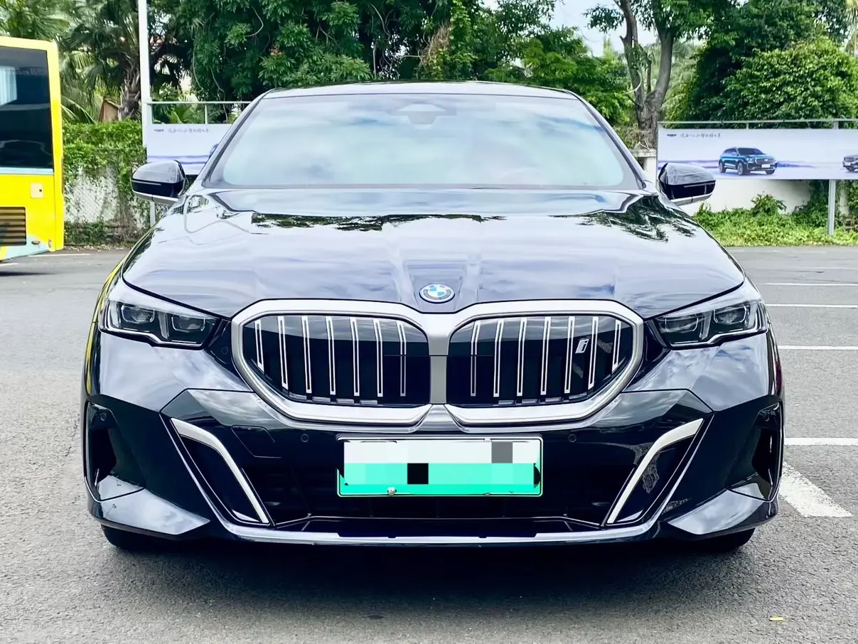 BMW i5