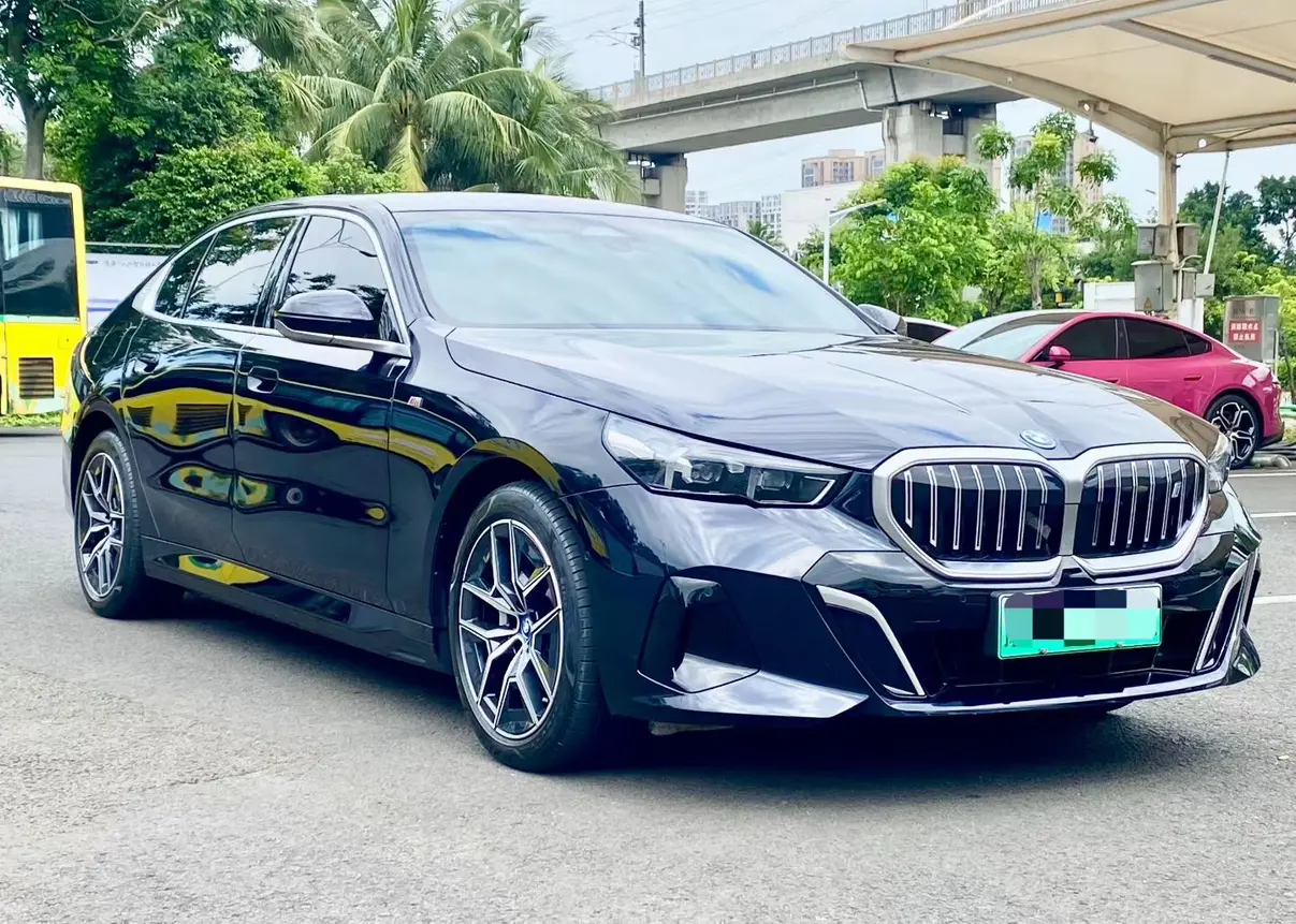 BMW i5