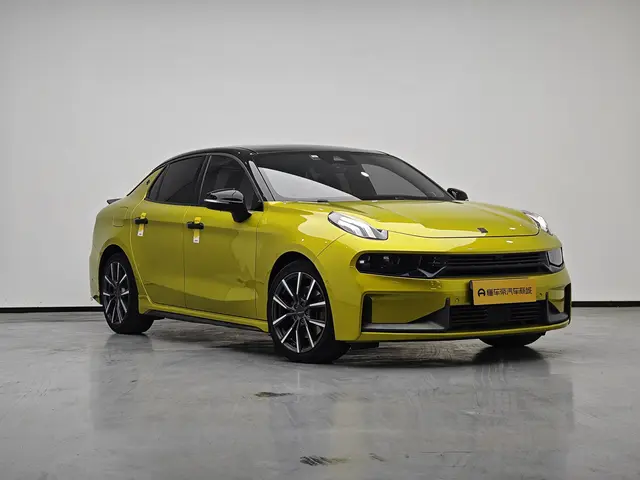 Lynk & Co 03