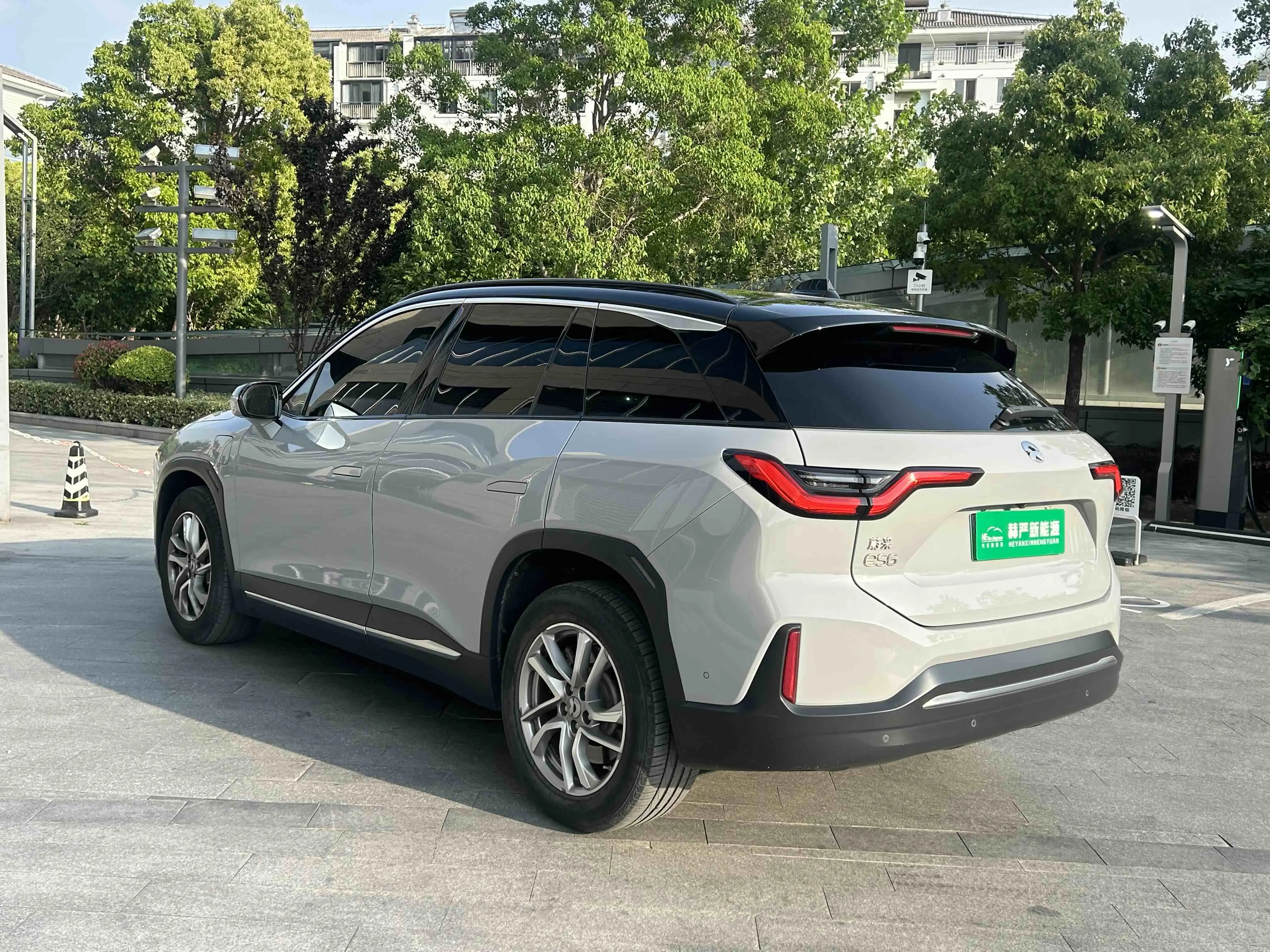 NIO ES6