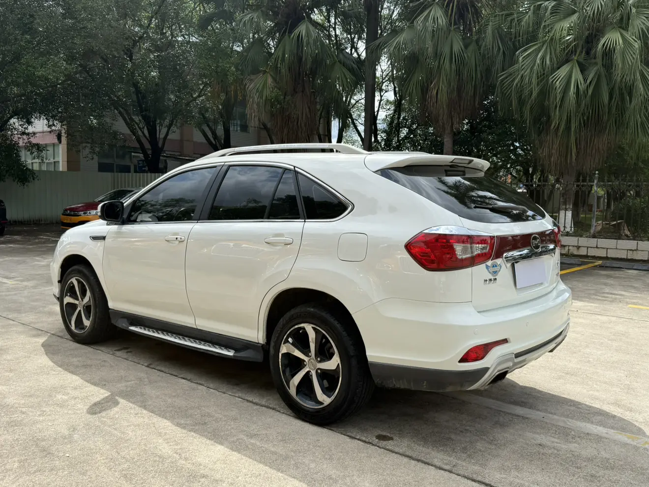 BYD S7