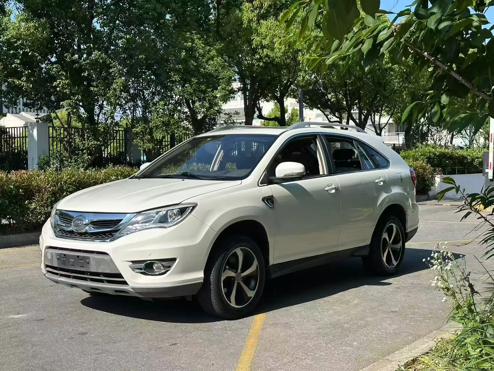 BYD S7