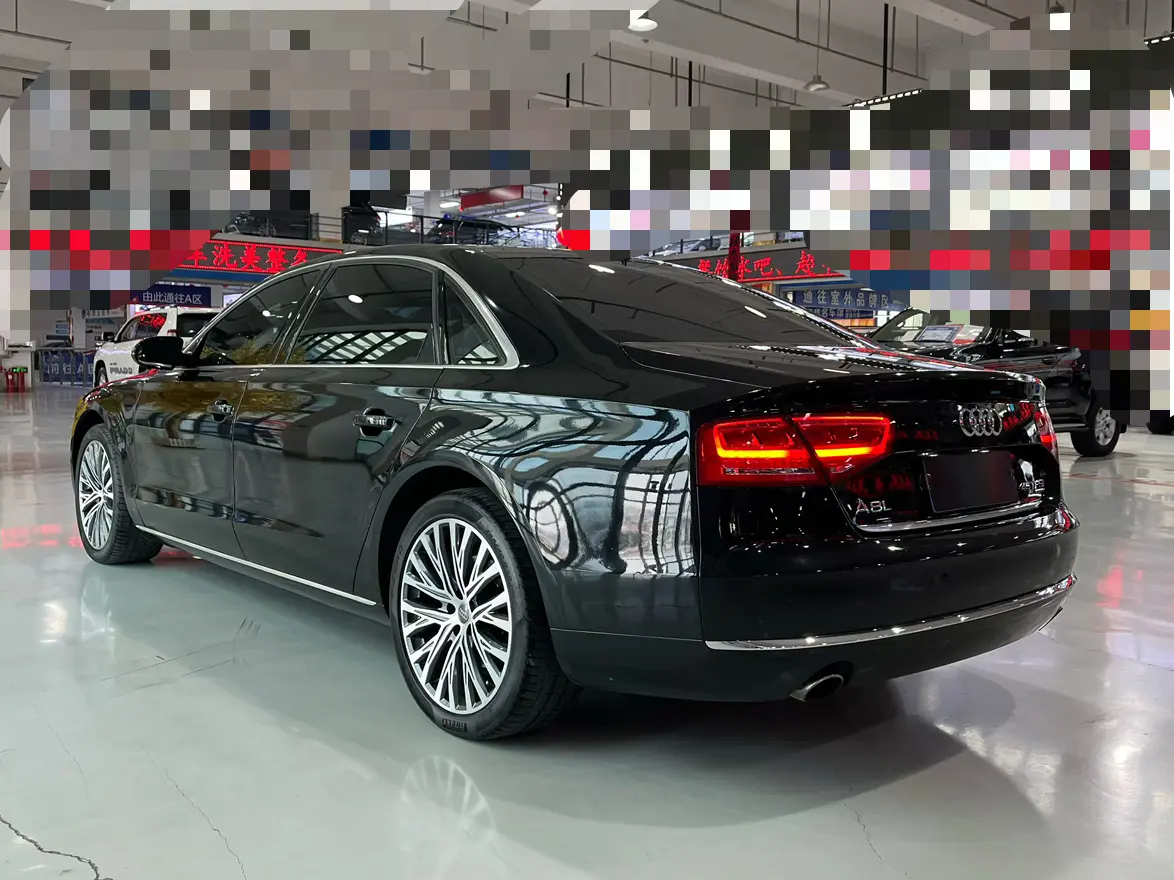 Audi A8