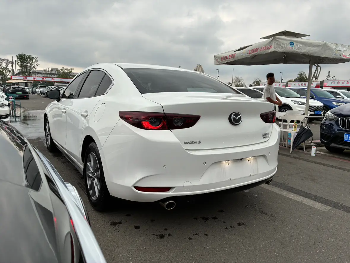 Mazda Axela