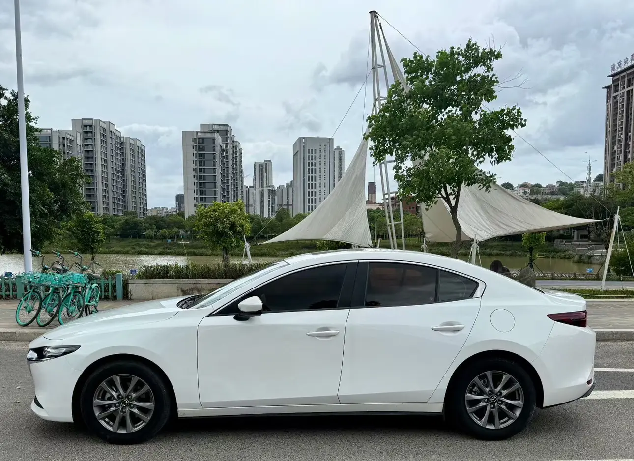 Mazda Axela