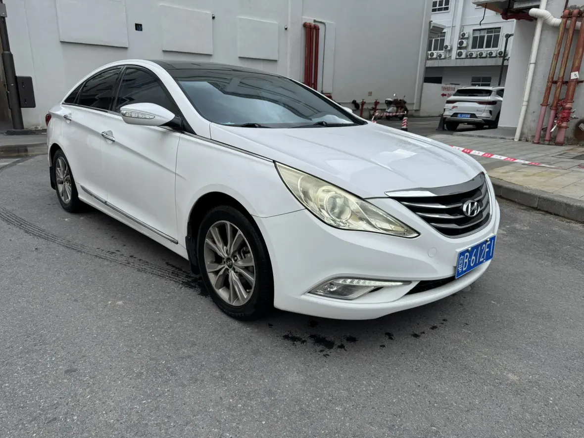 Hyundai sonata eight