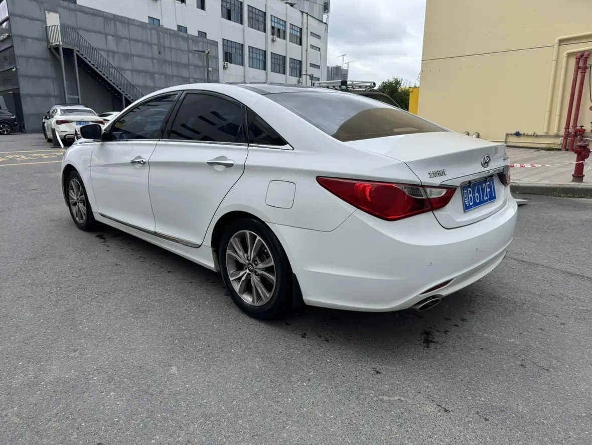 Hyundai sonata eight