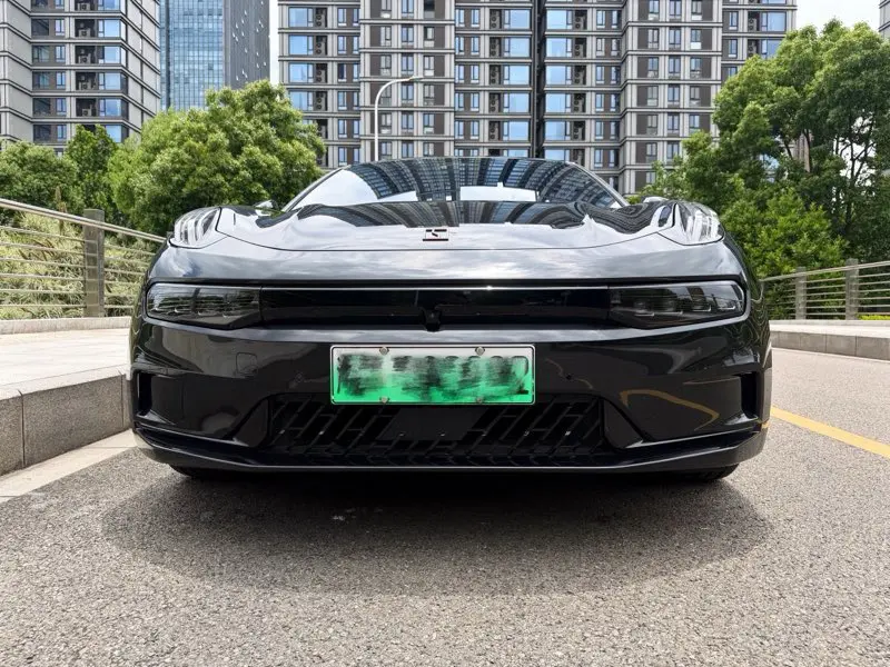 ZEEKR 001