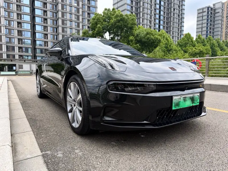 ZEEKR 001