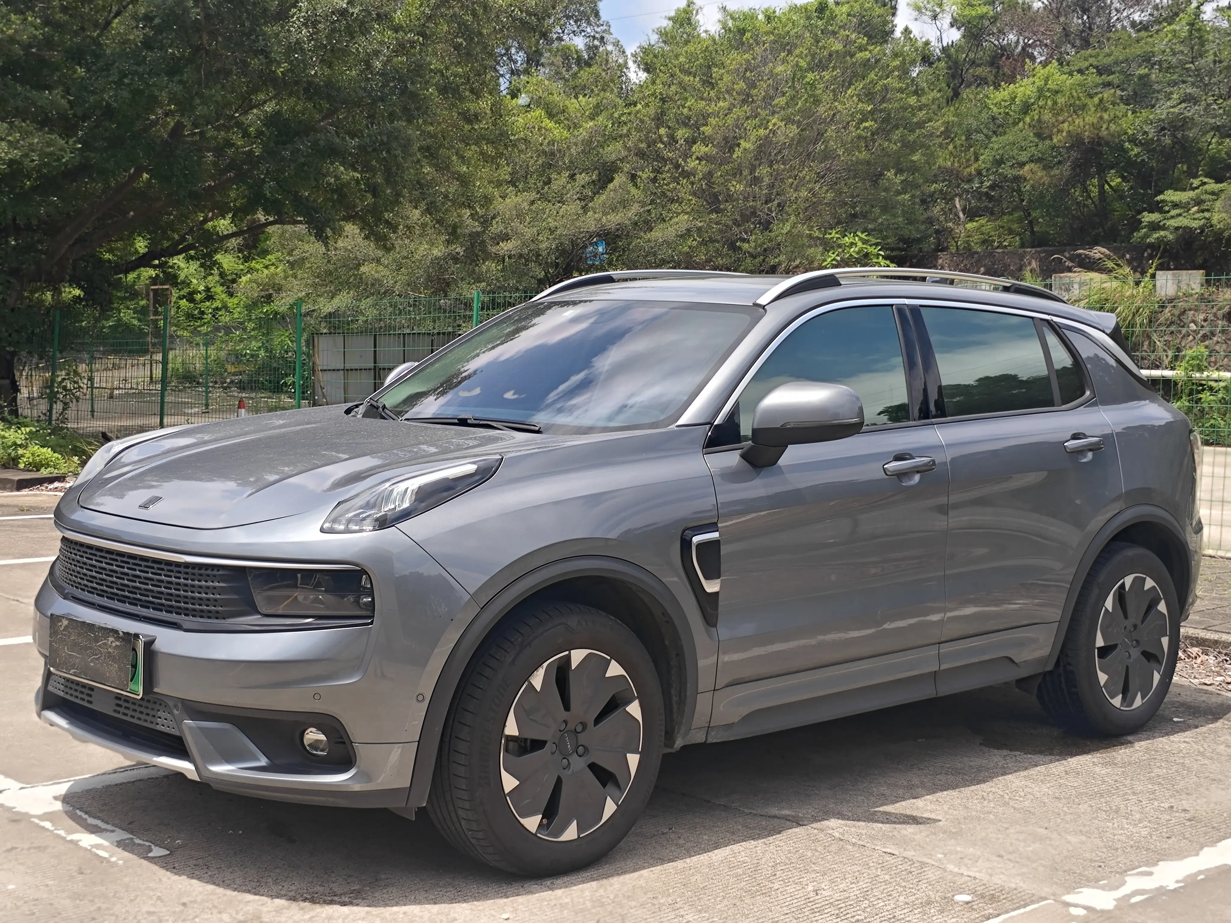 Lynk & Co 01 EM-P