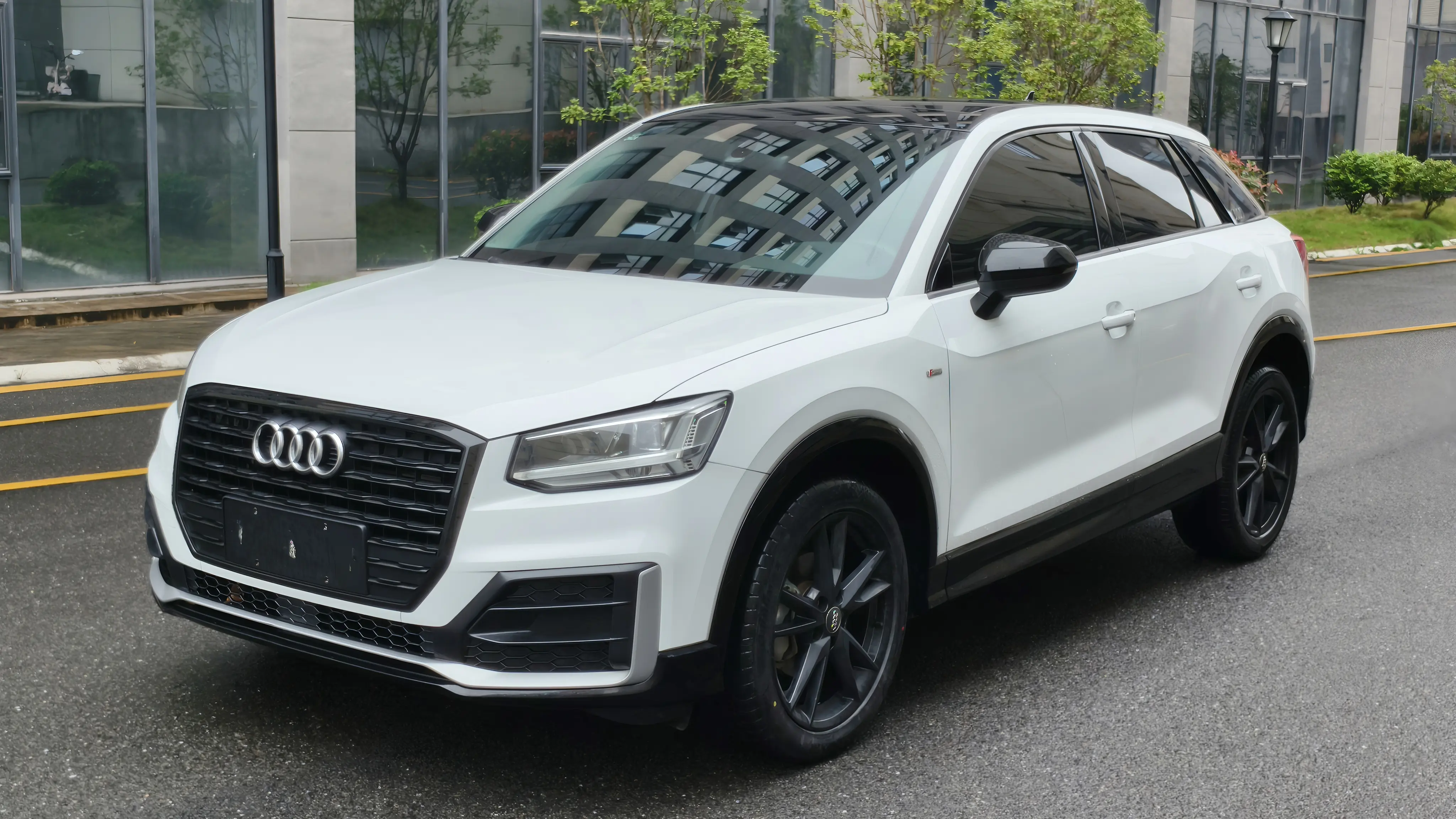 Audi Q2L