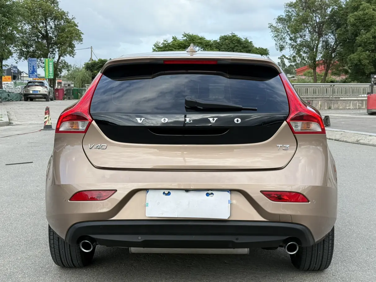 Volvo V40
