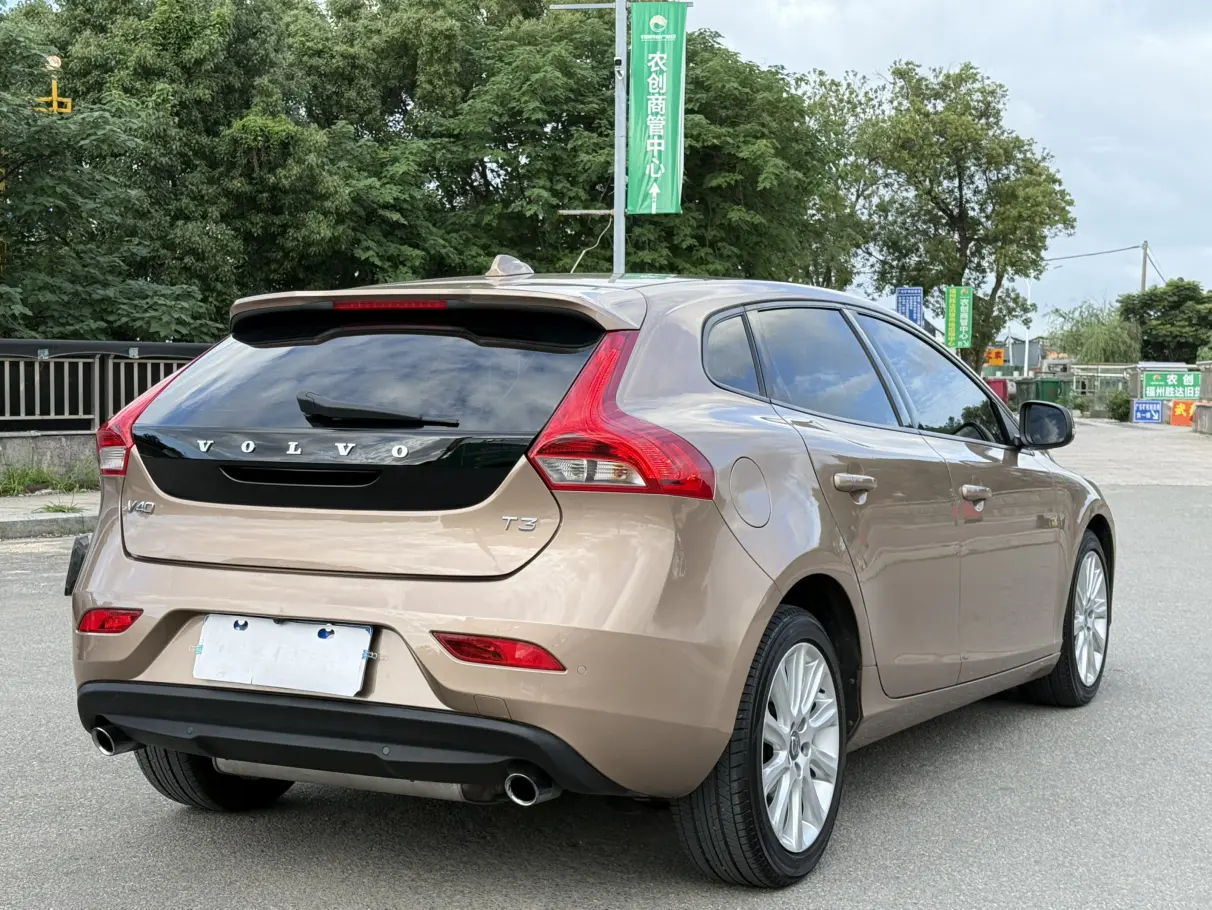 Volvo V40