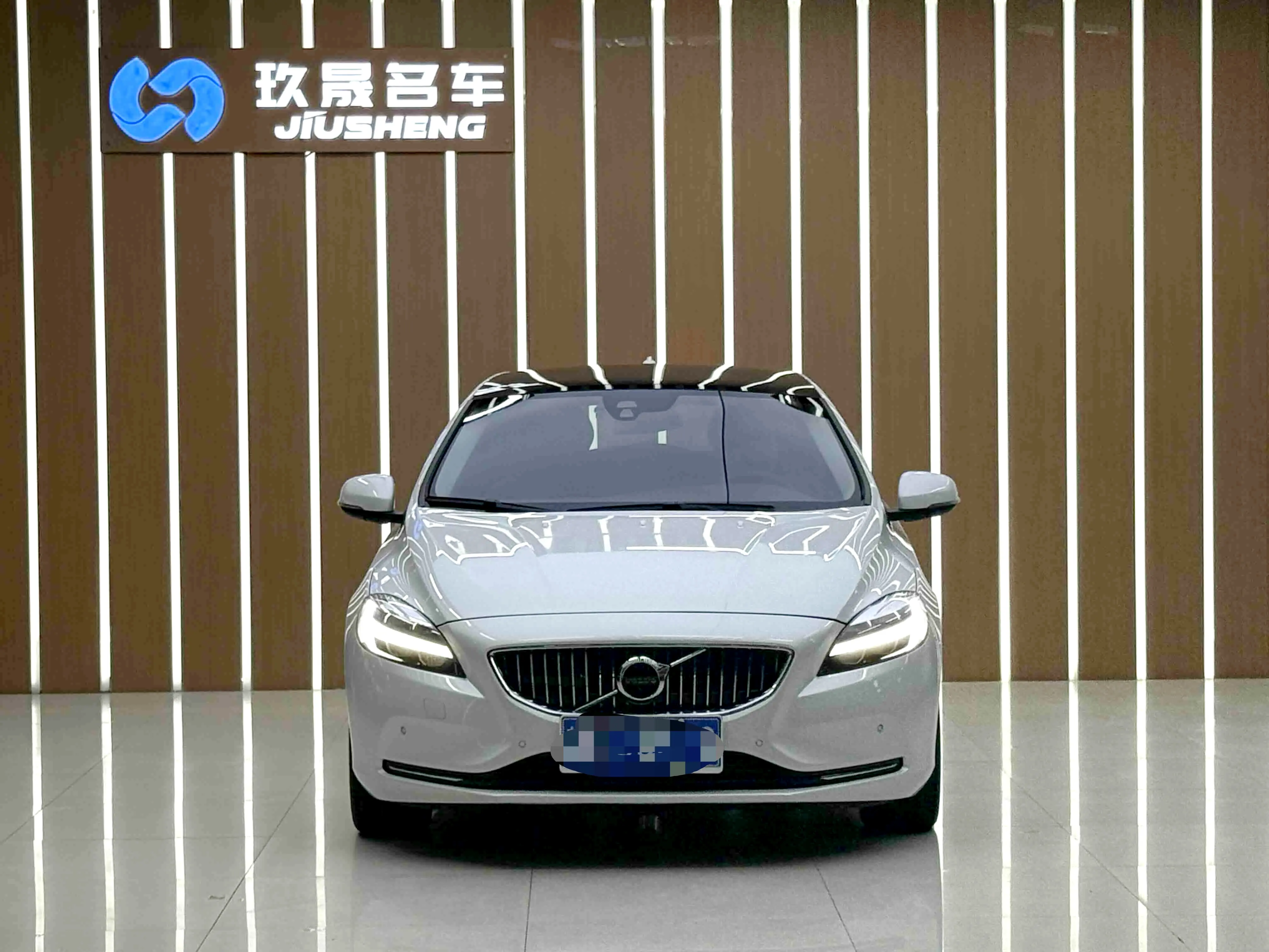 Volvo V40