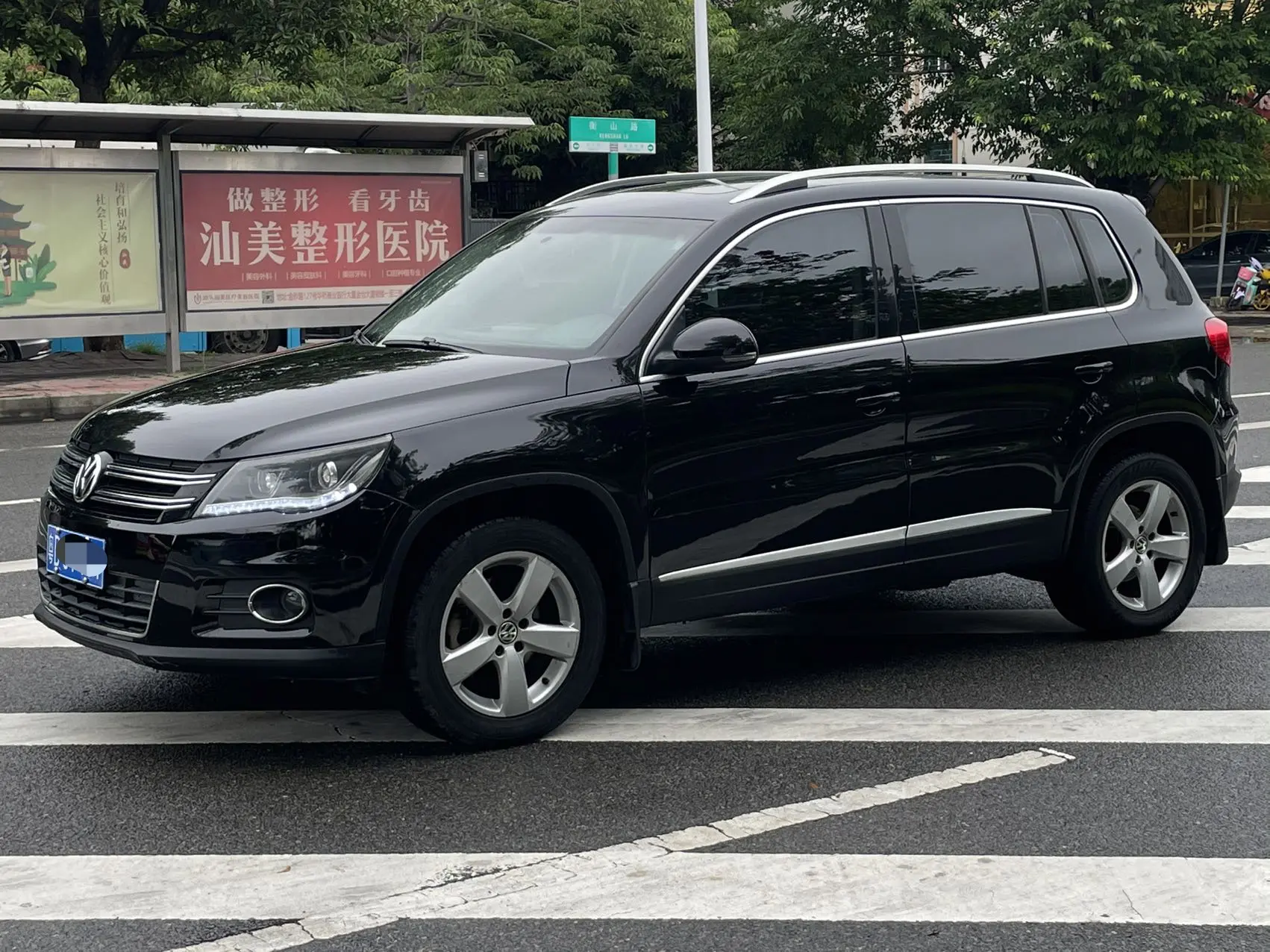 Volkswagen Tiguan (Tharu)