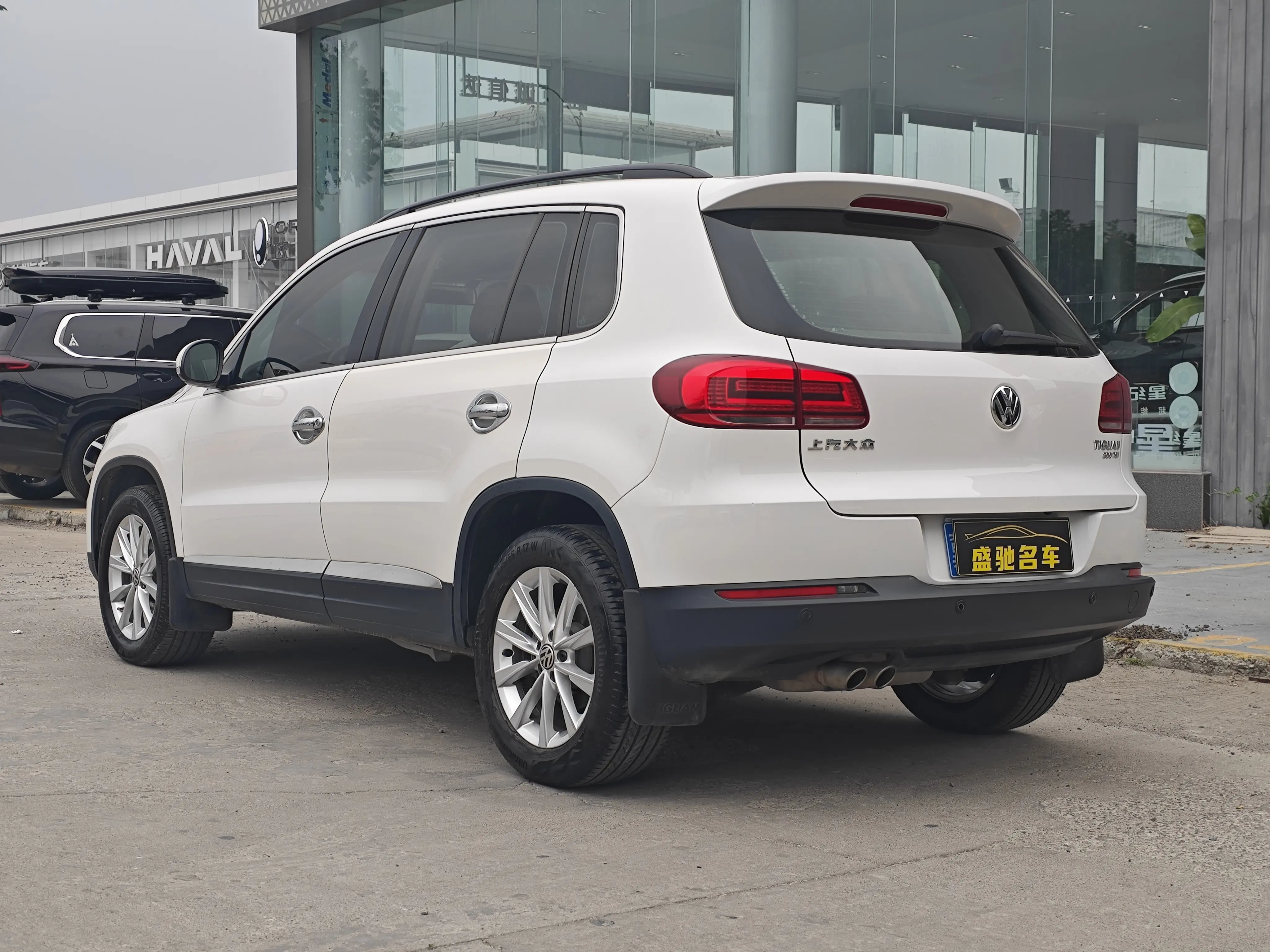 Volkswagen Tiguan (Tharu)