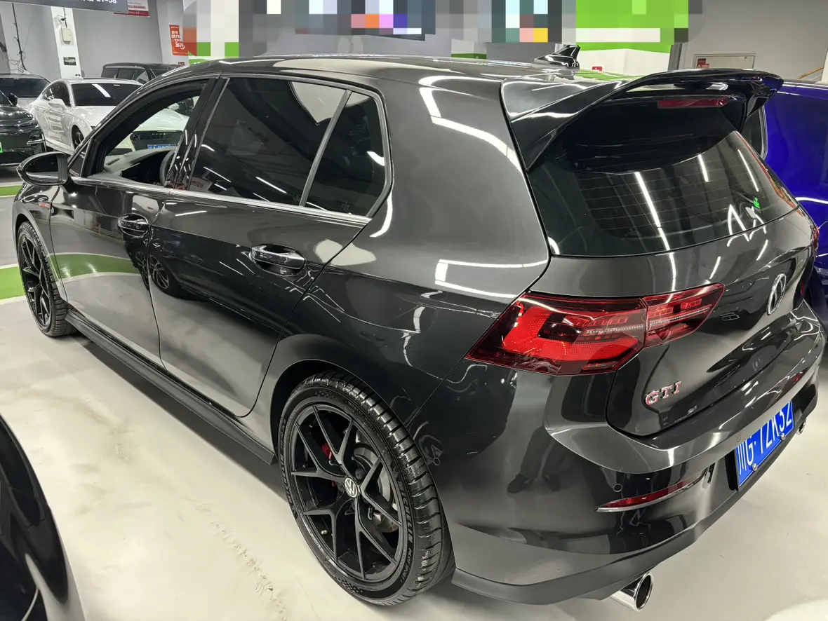 Volkswagen Golf GTI