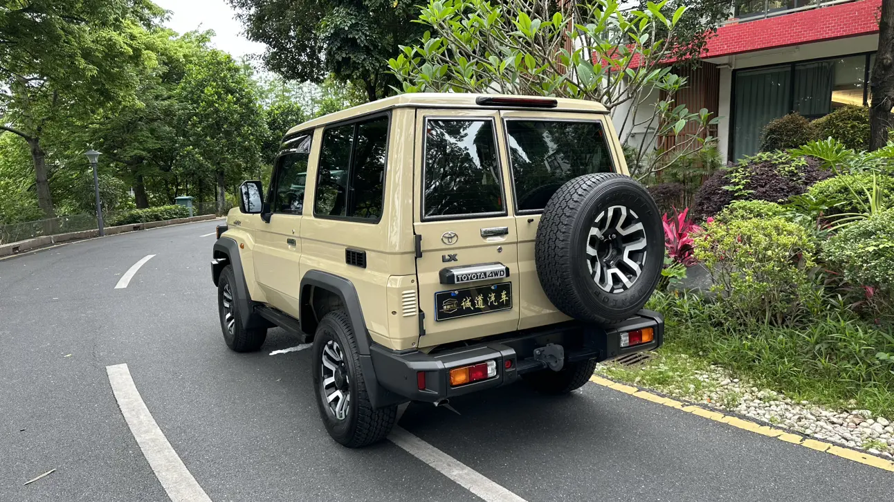 Toyota Land Cruiser 70 Series
