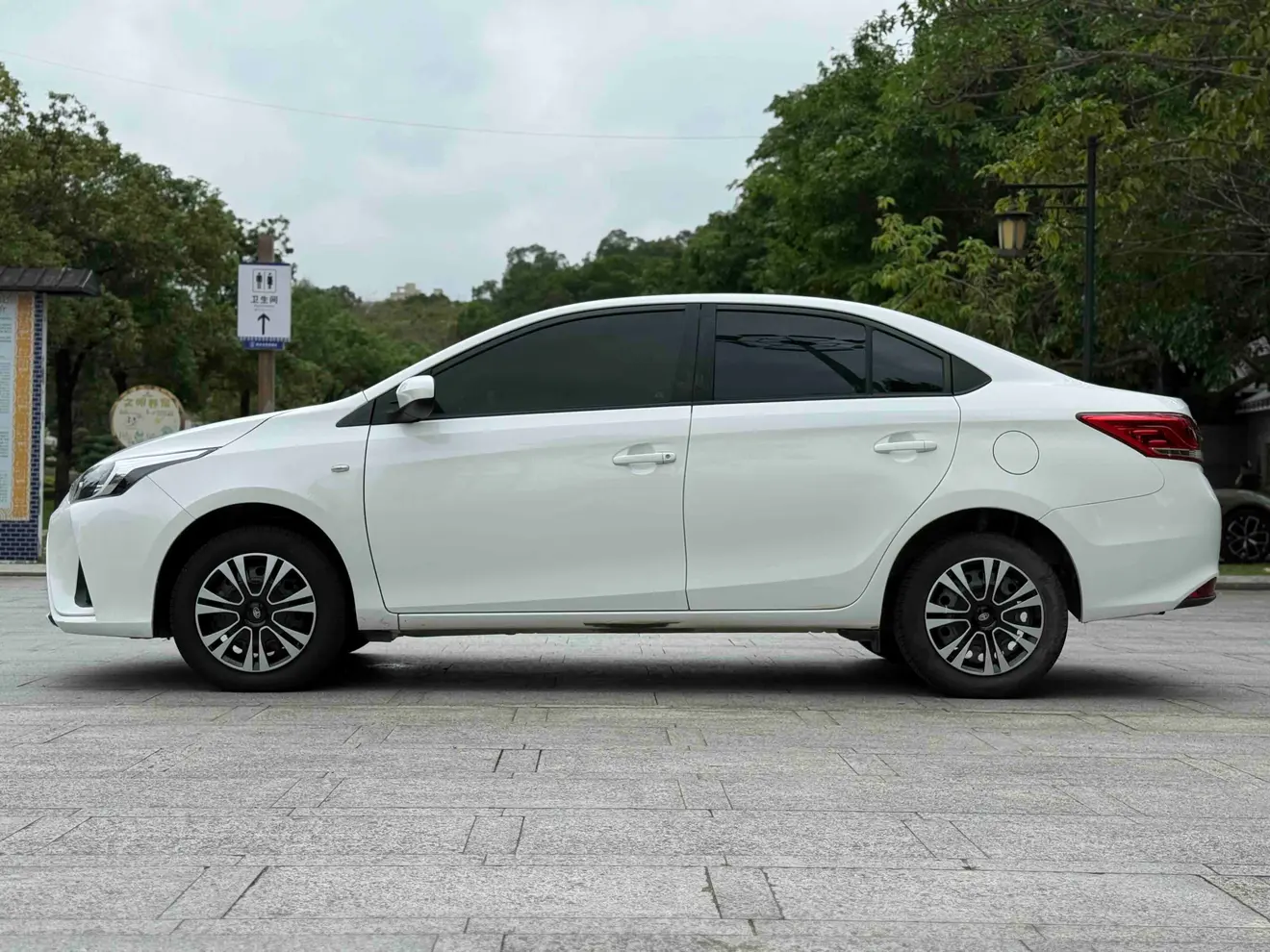 Toyota YARiS L Enjoy