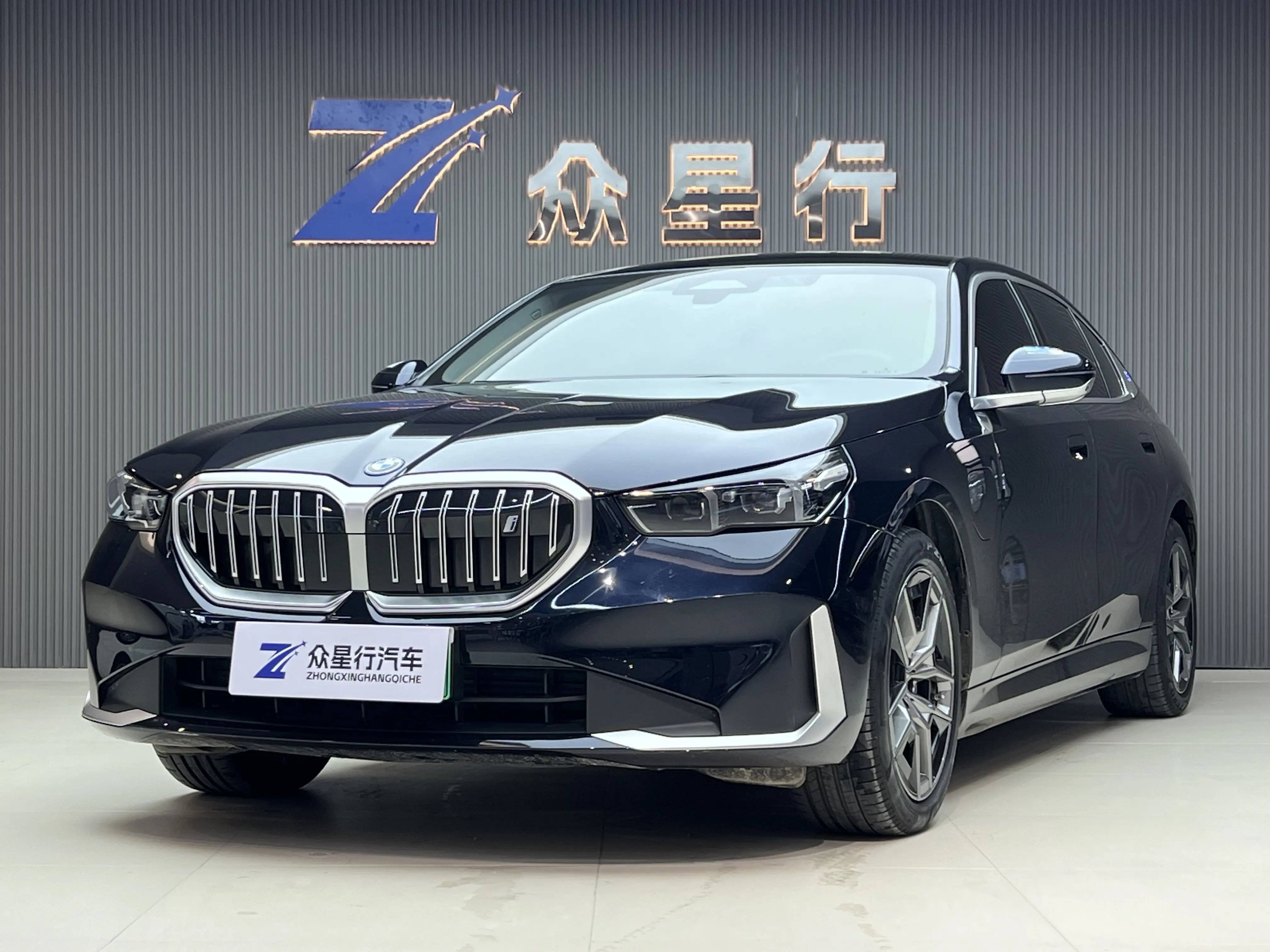 BMW i5