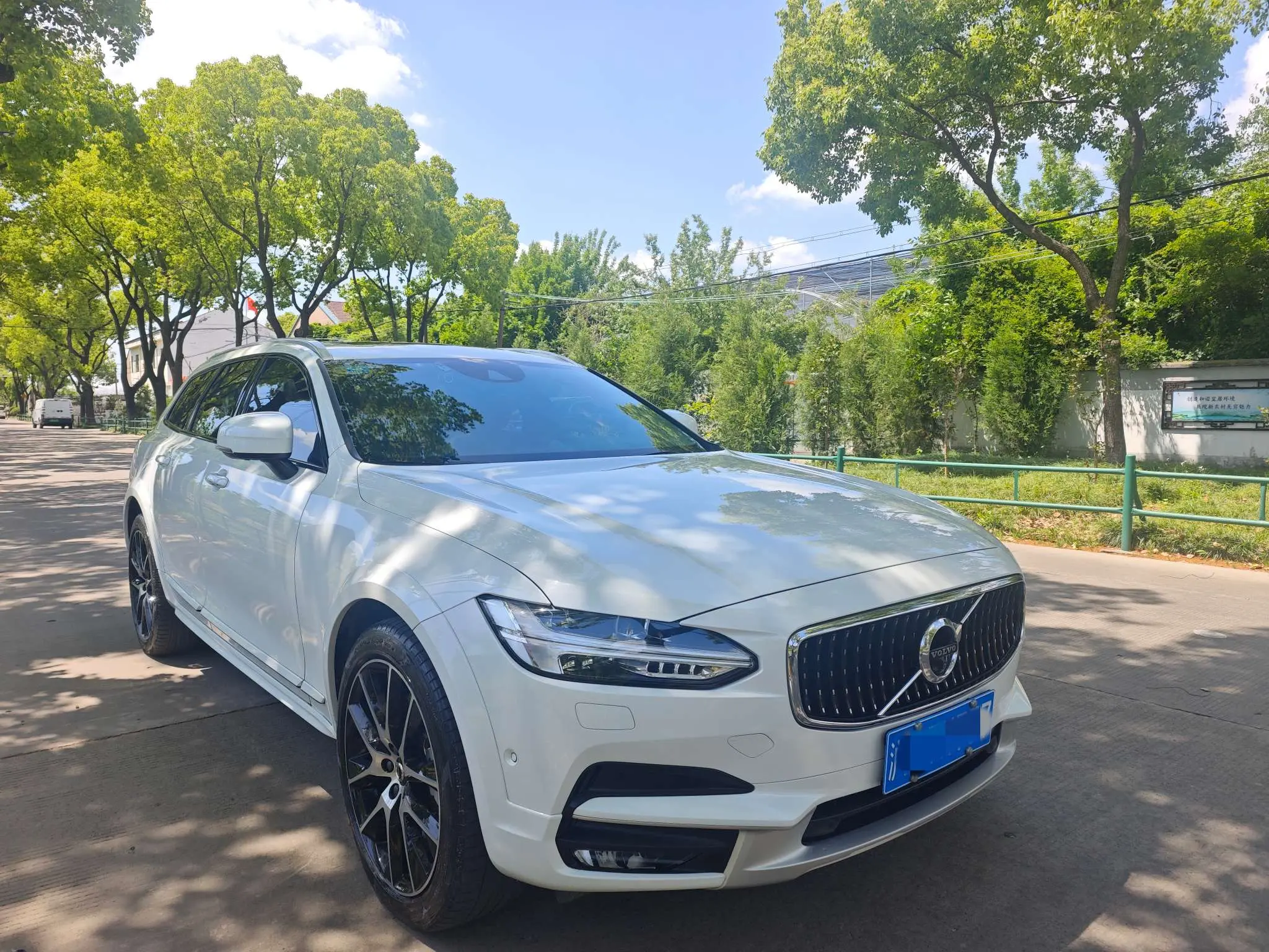 Volvo V90