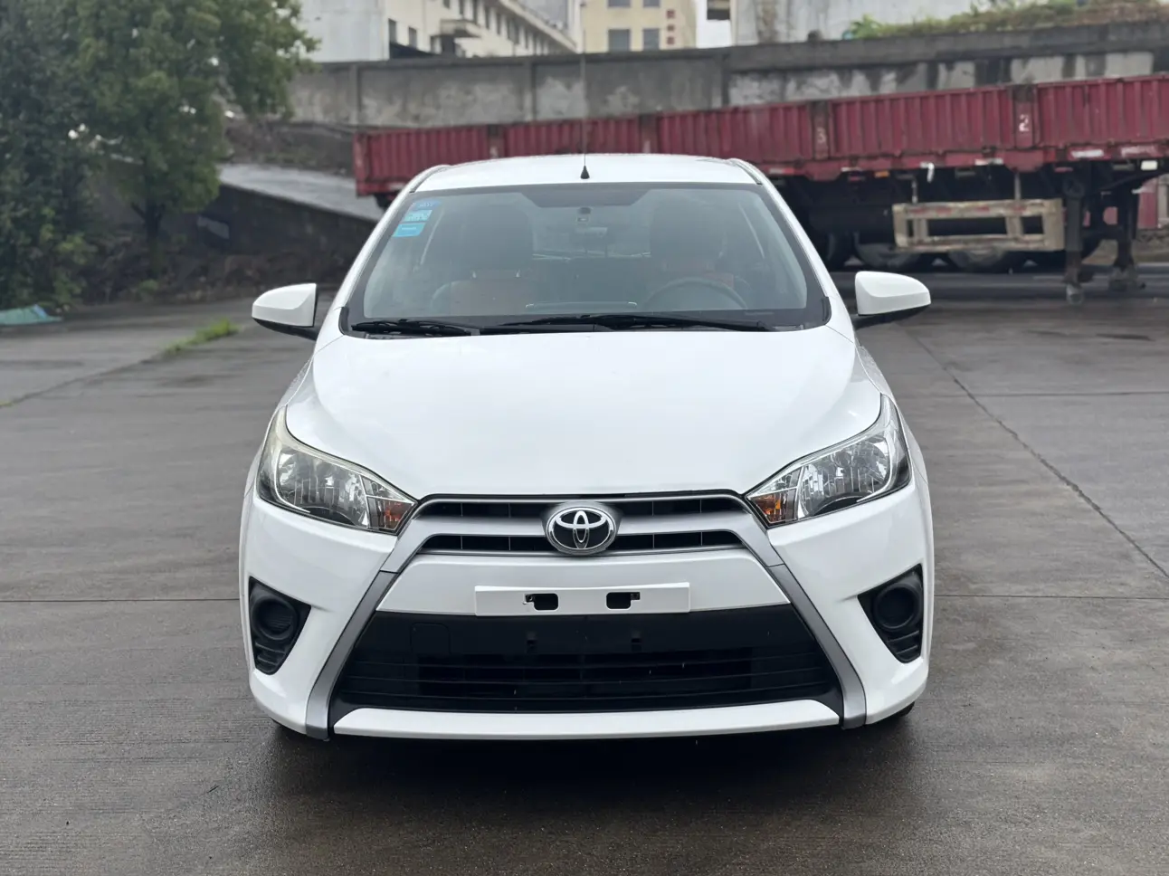 Toyota Yaris L