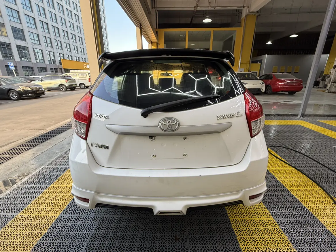 Toyota Yaris L