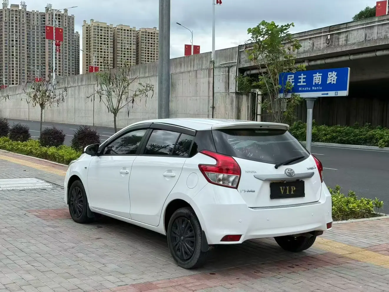 Toyota Yaris L