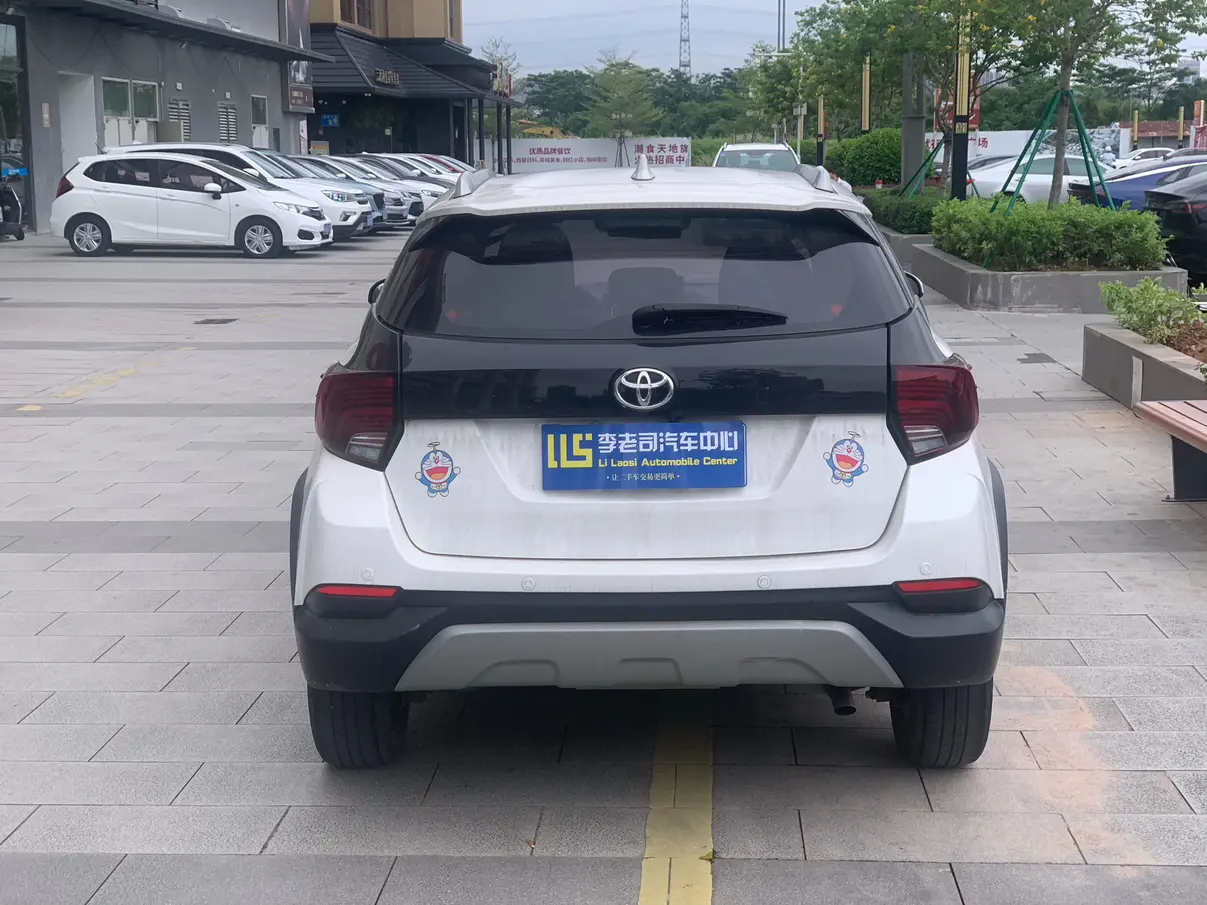 Toyota Yaris L