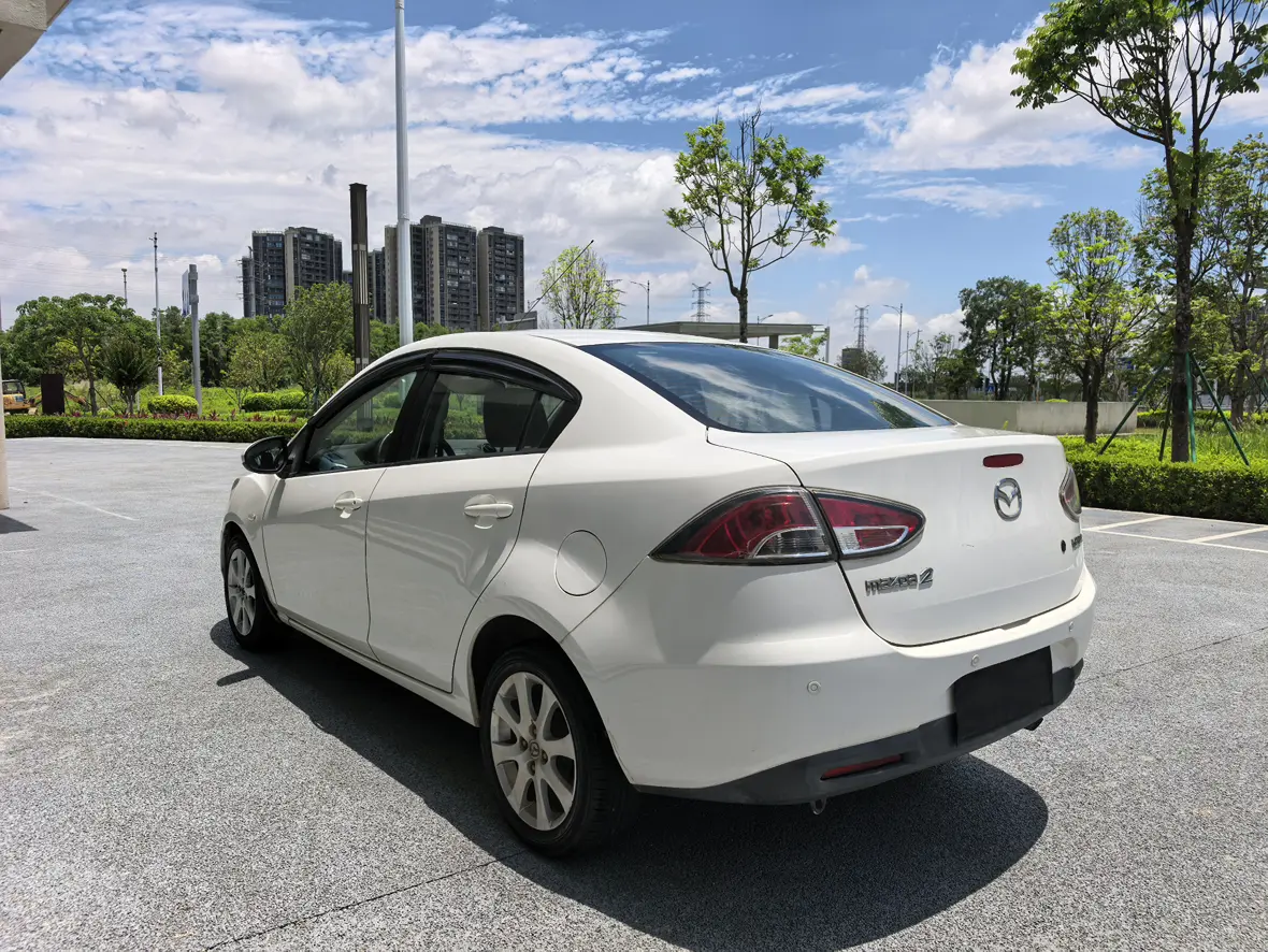 Mazda 2