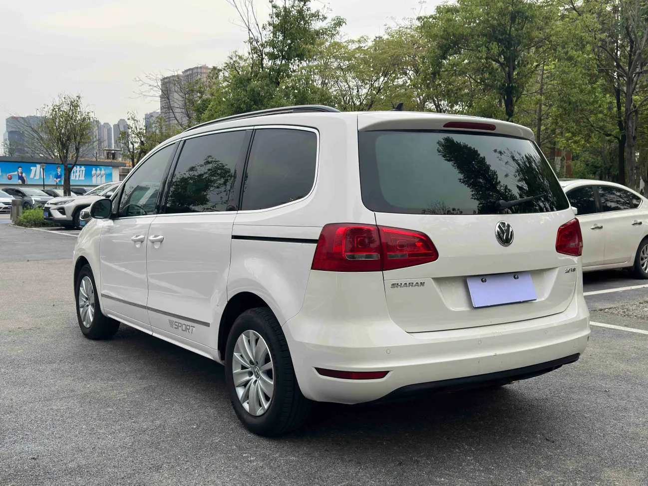 Volkswagen Sharon