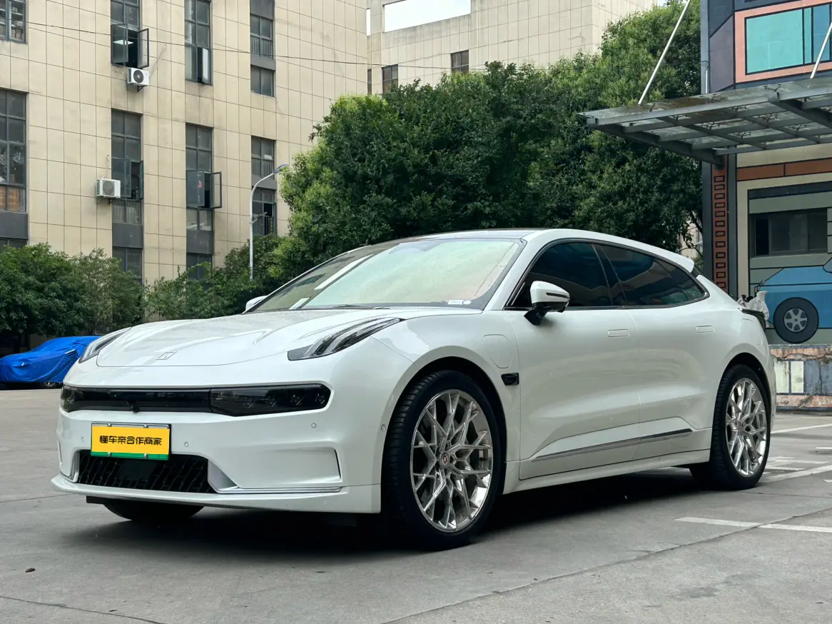 ZEEKR 001