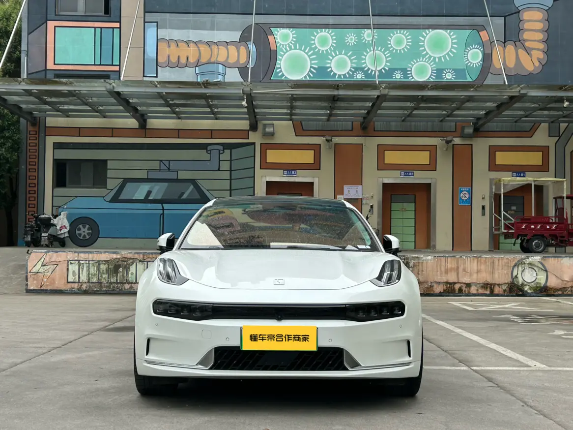 ZEEKR 001