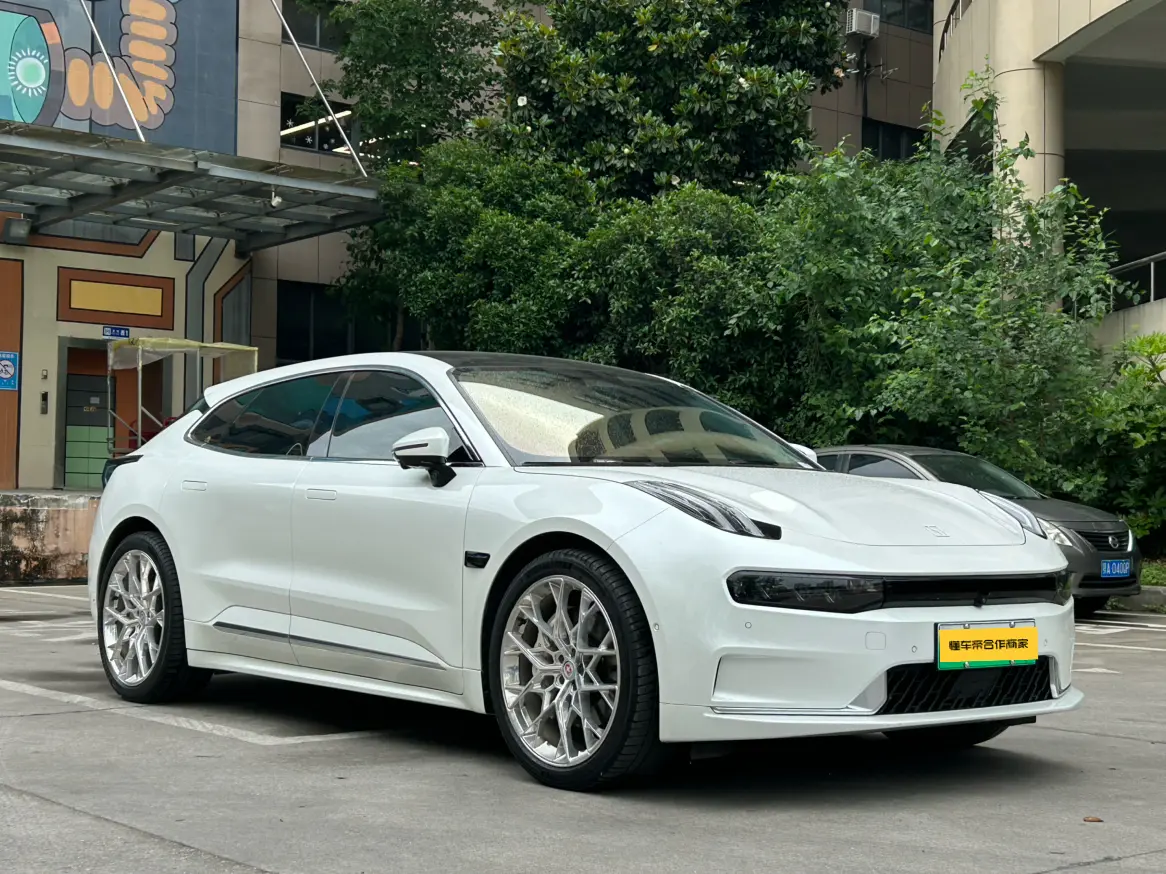 ZEEKR 001