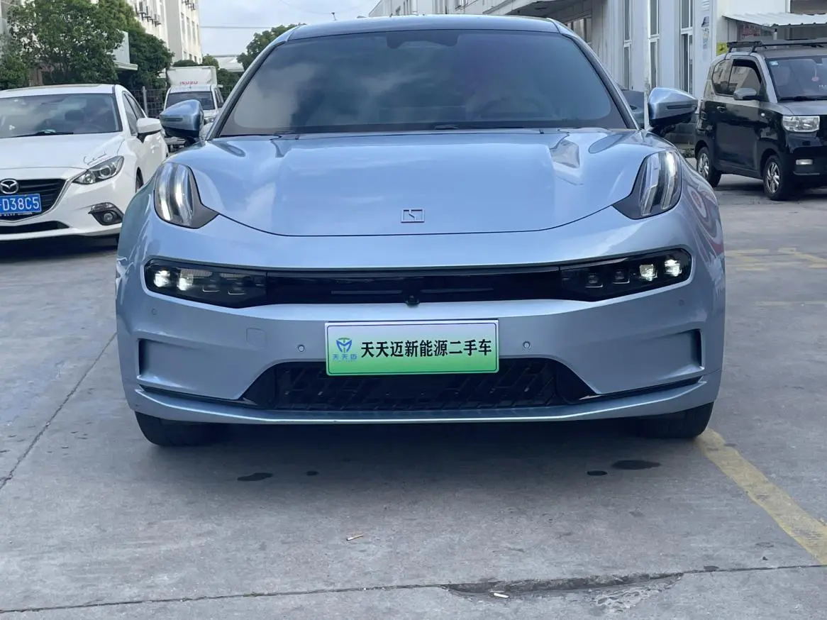 ZEEKR 001
