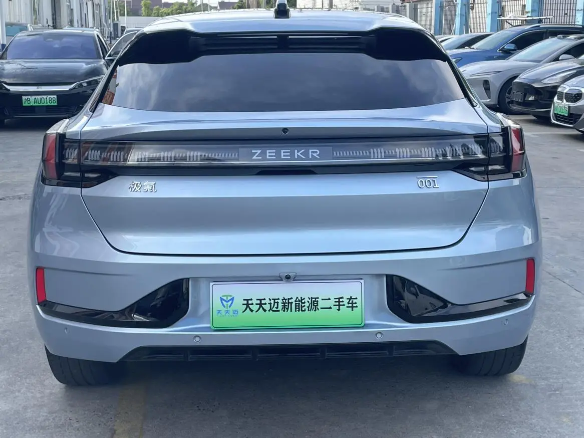 ZEEKR 001