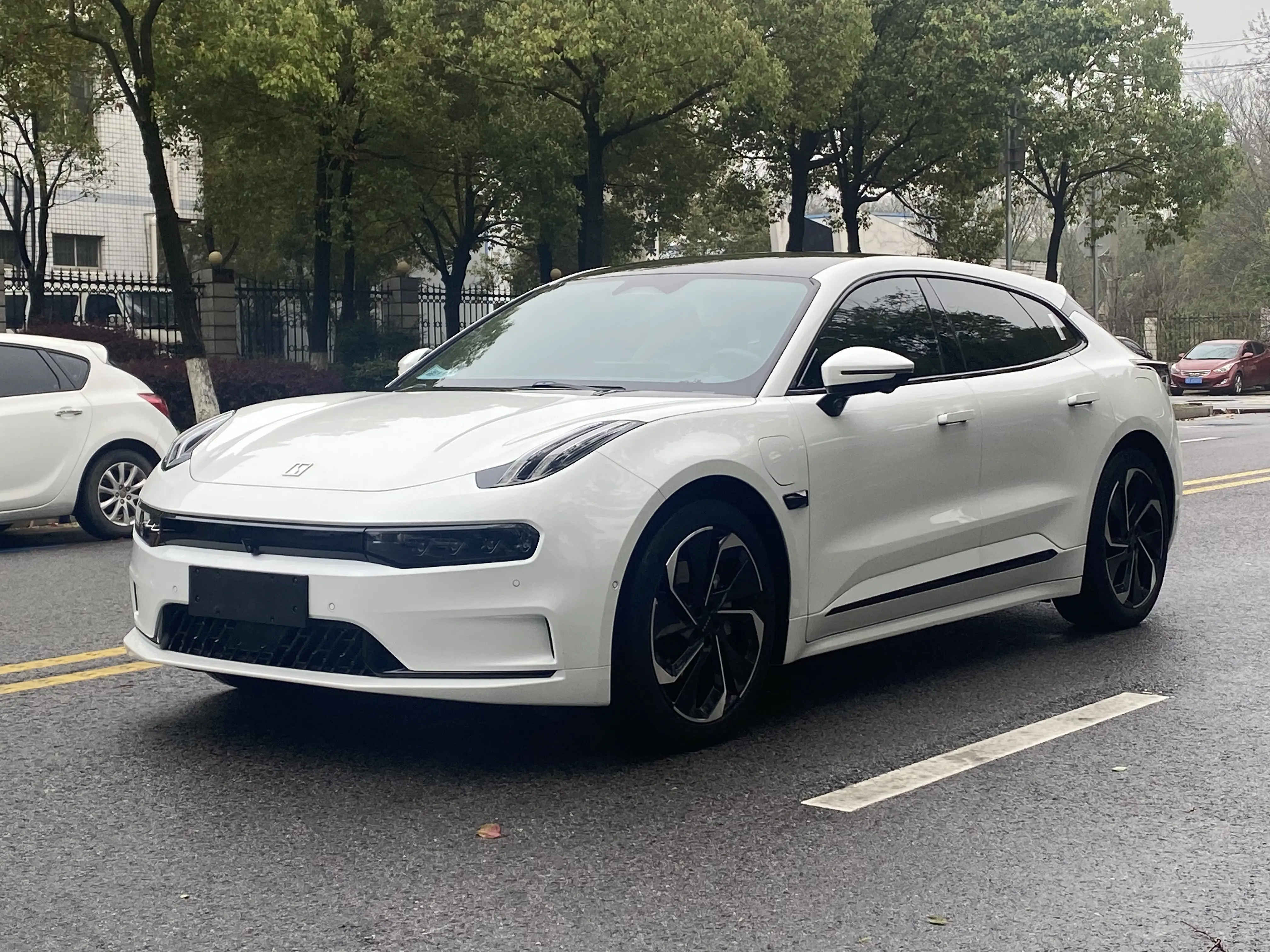 ZEEKR 001