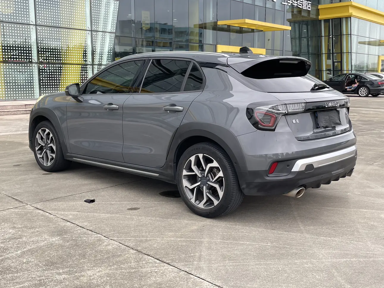 Lynk & Co 02