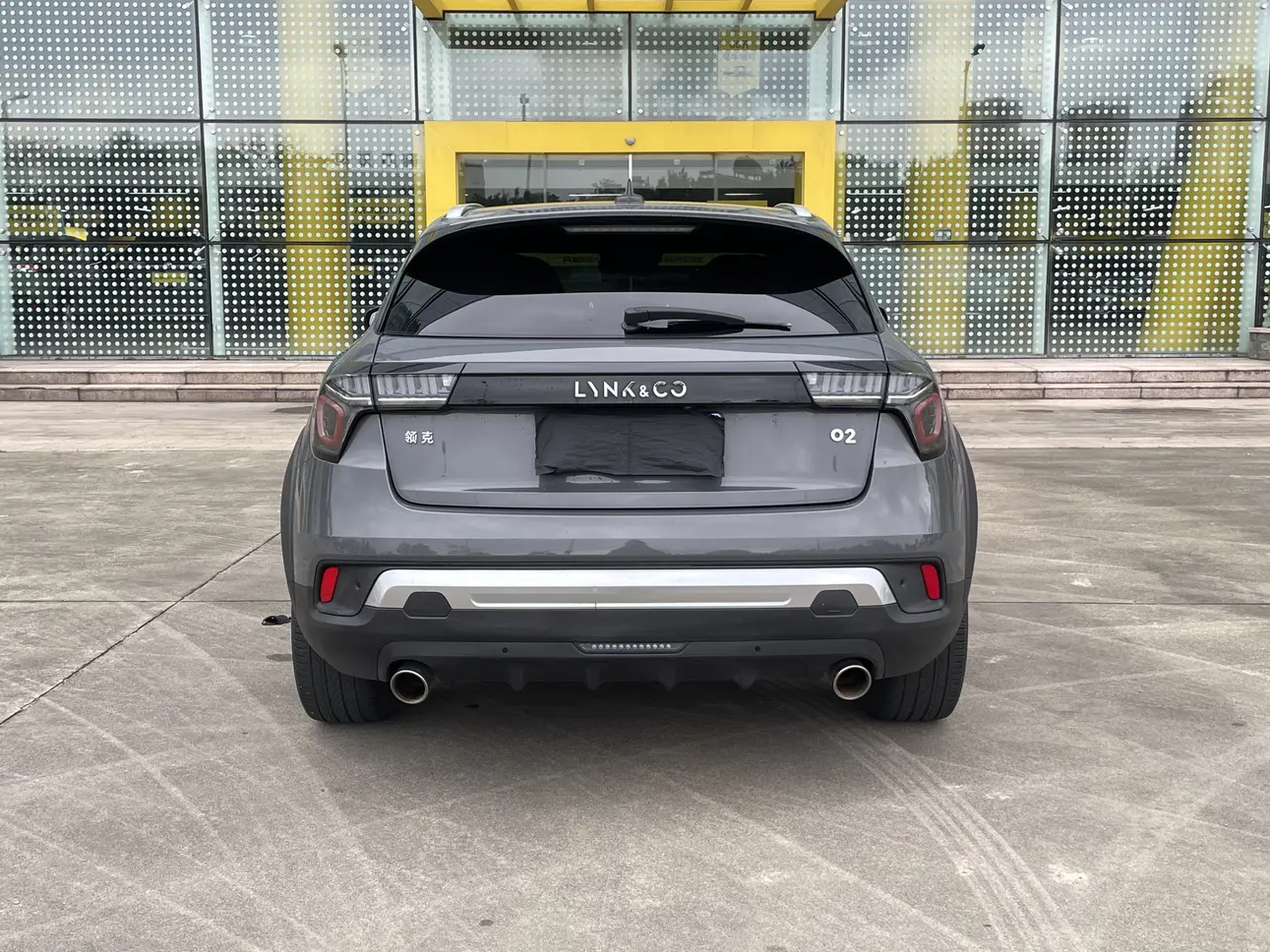 Lynk & Co 02
