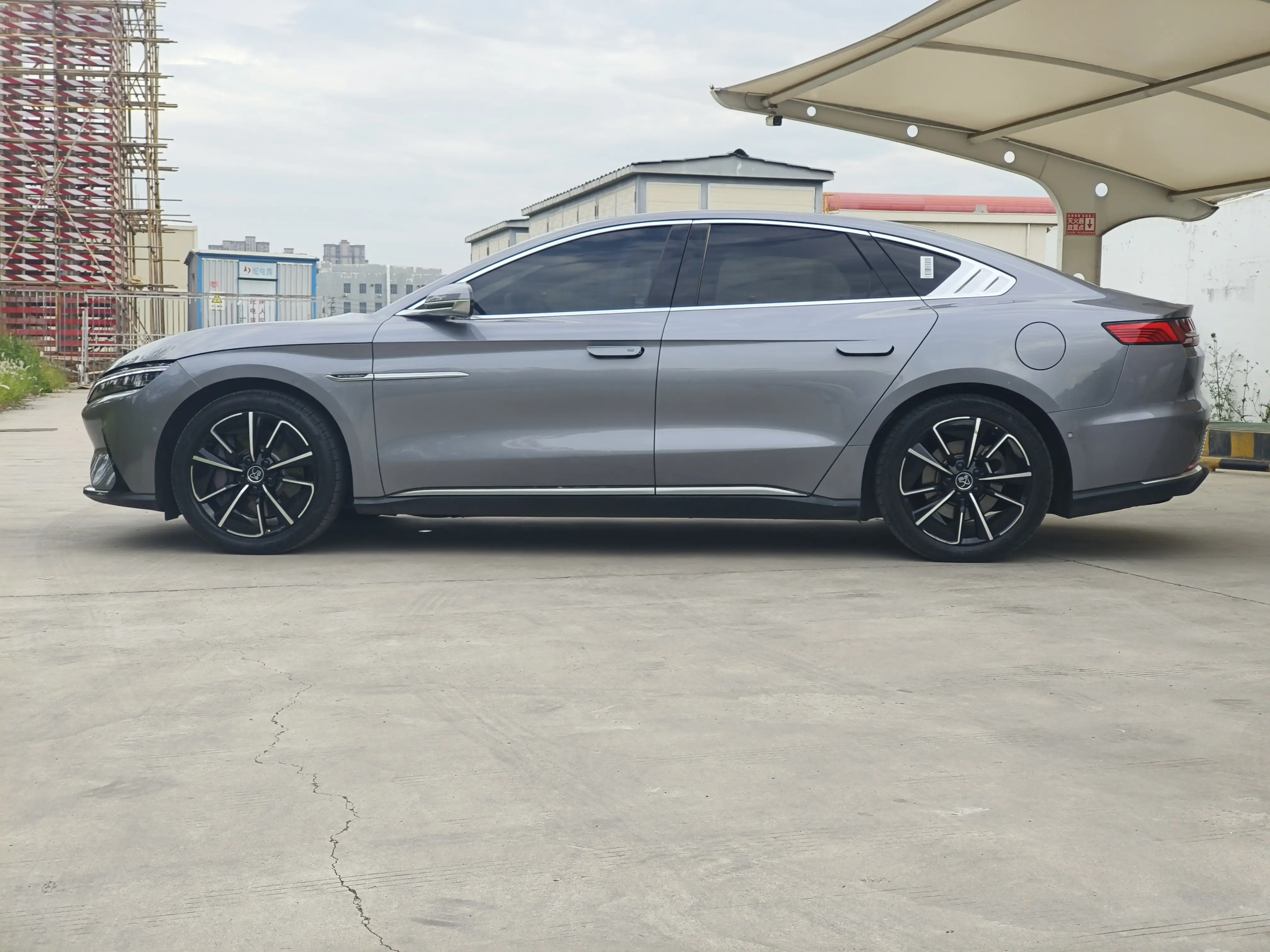 BYD Han EV