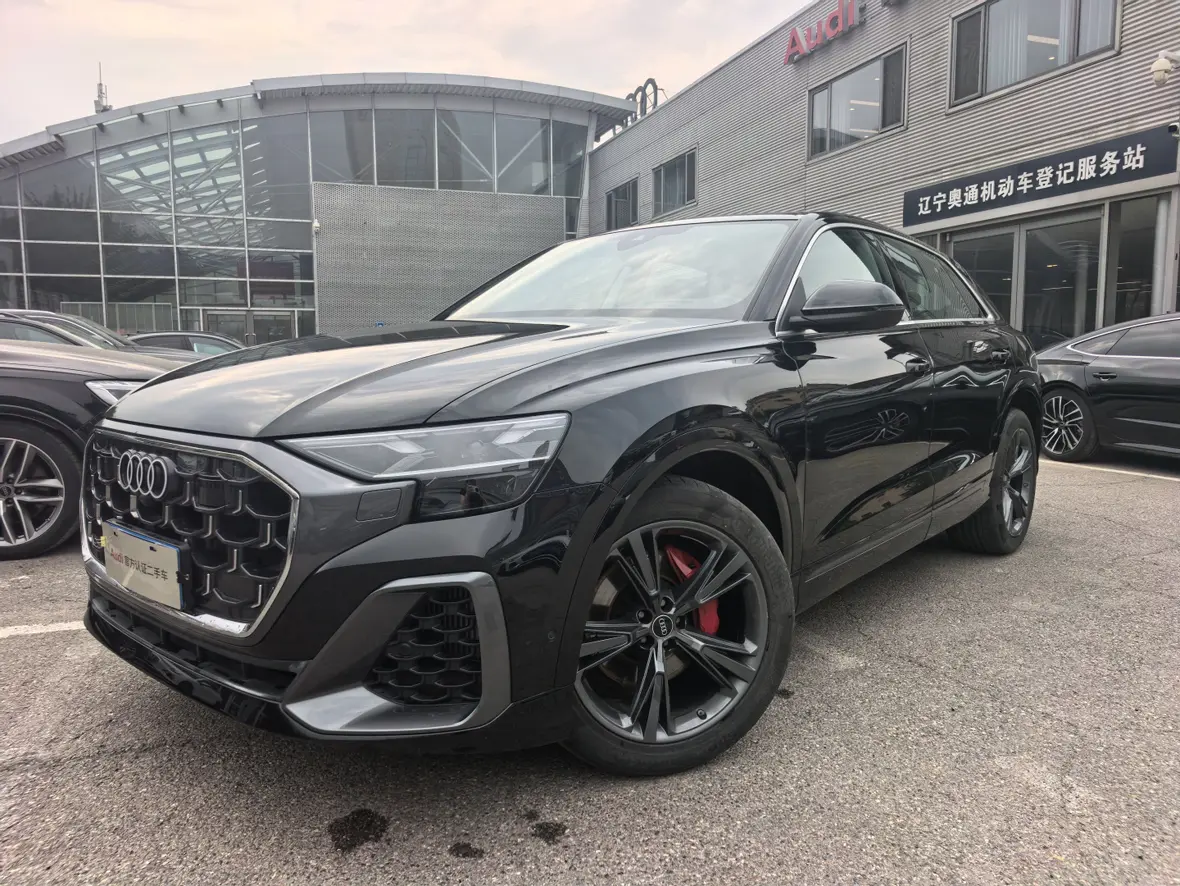 Audi Q8