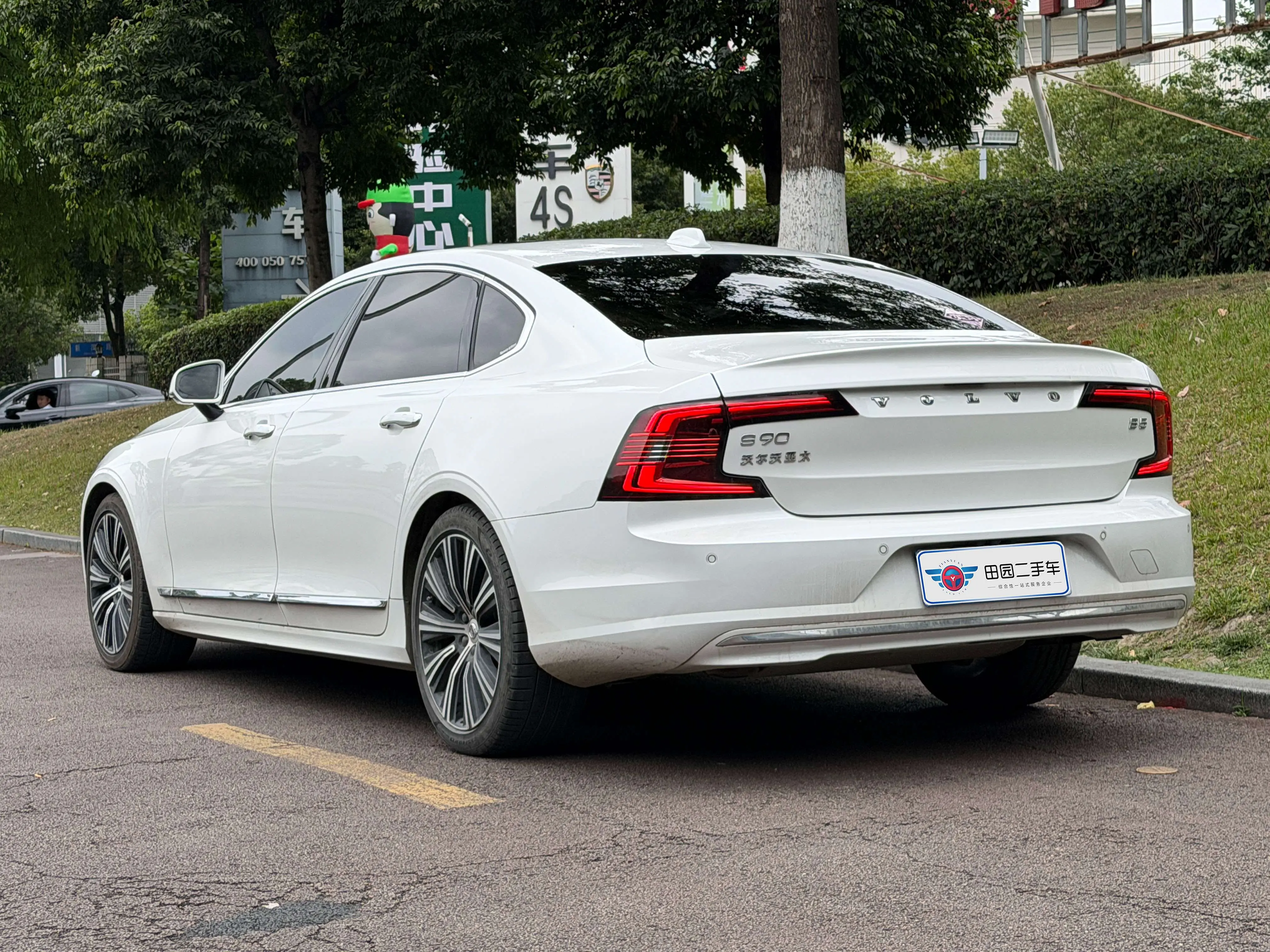 Volvo S90
