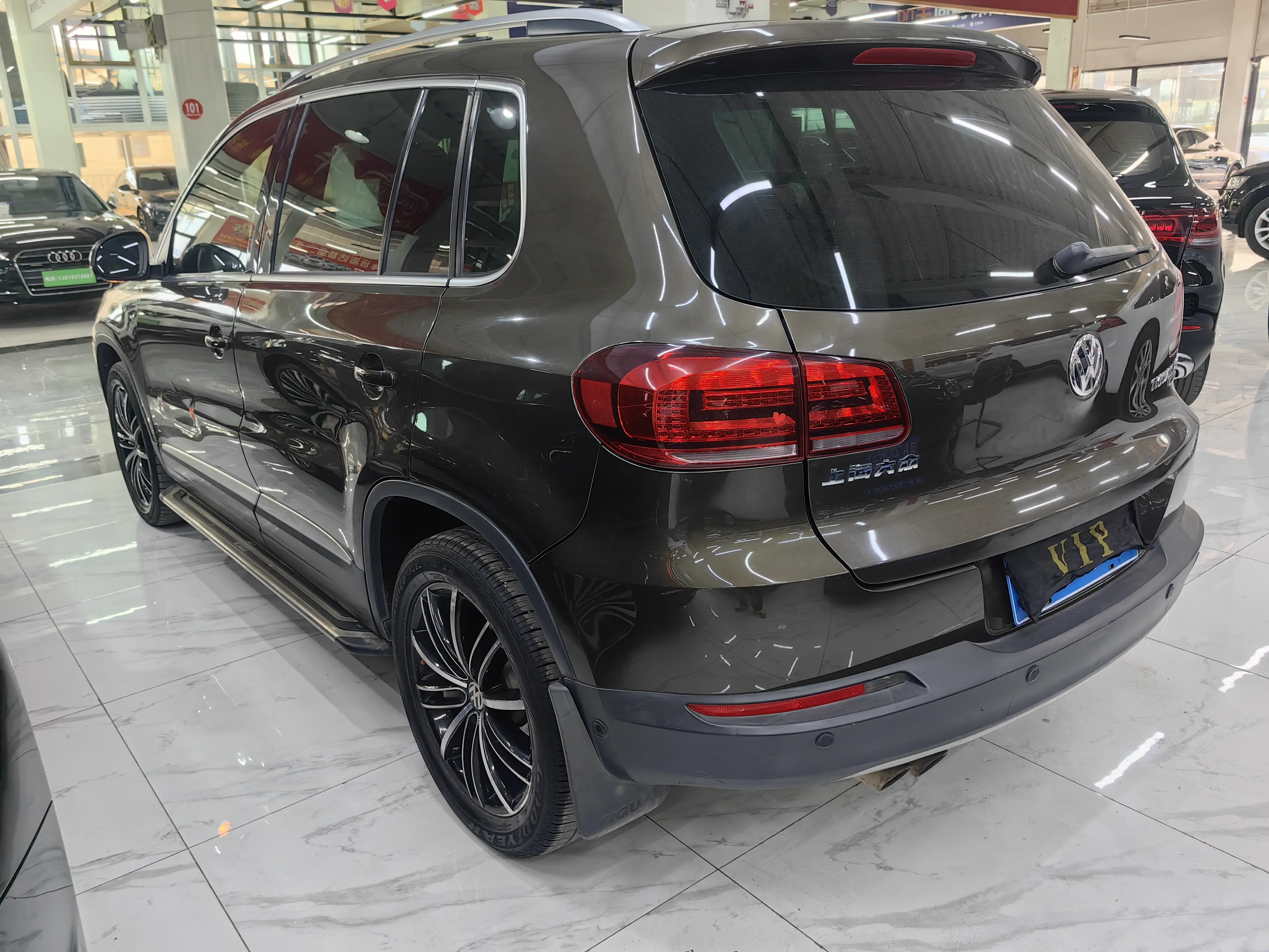Volkswagen Tiguan (Tharu)