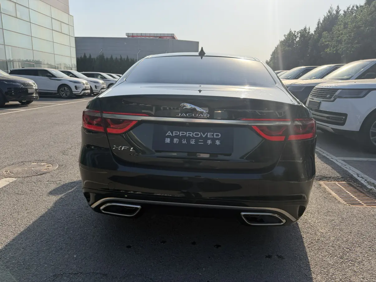 Jaguar XFL