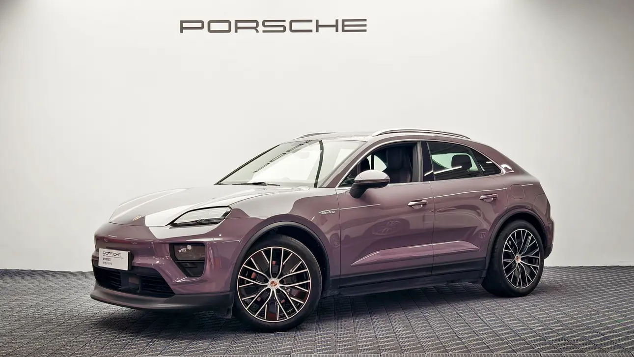 Porsche Macan EV