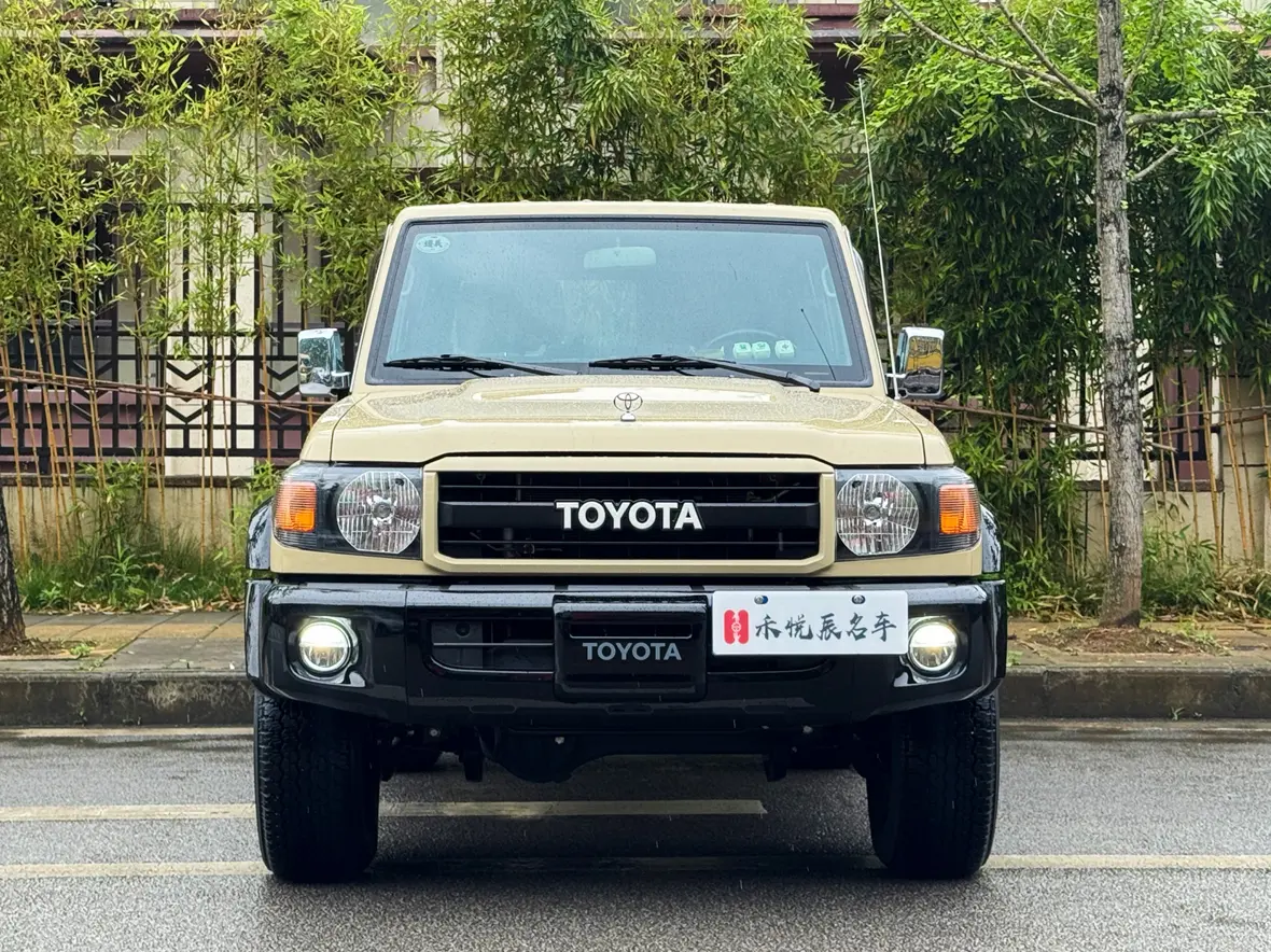 Toyota Land Cruiser 70 Series
