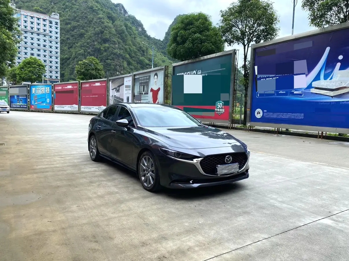Mazda Axela